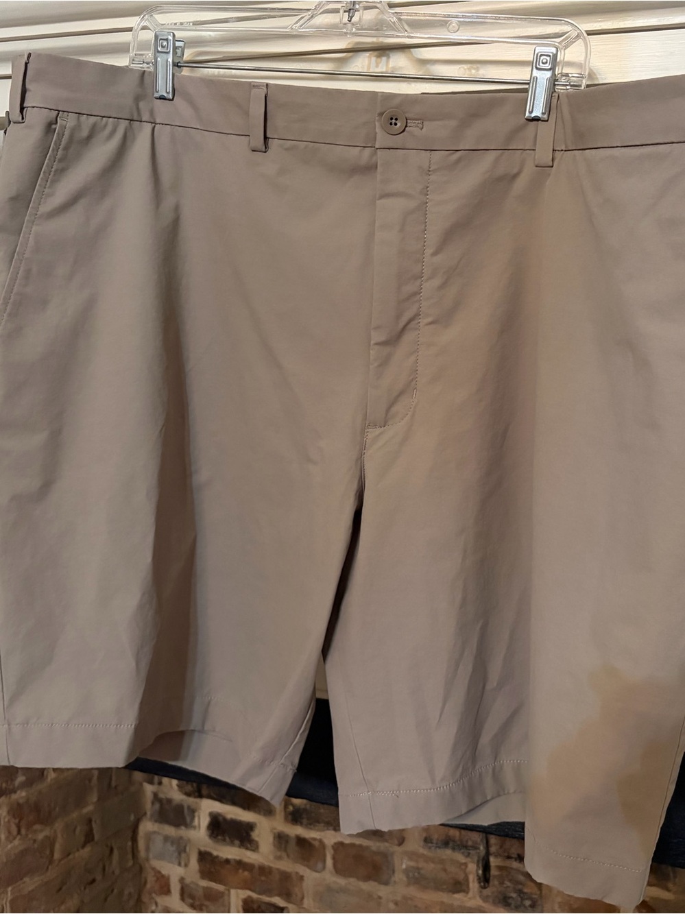 Vineyard Vines  Men’s Kacki On the Go Shorts Sz 48B